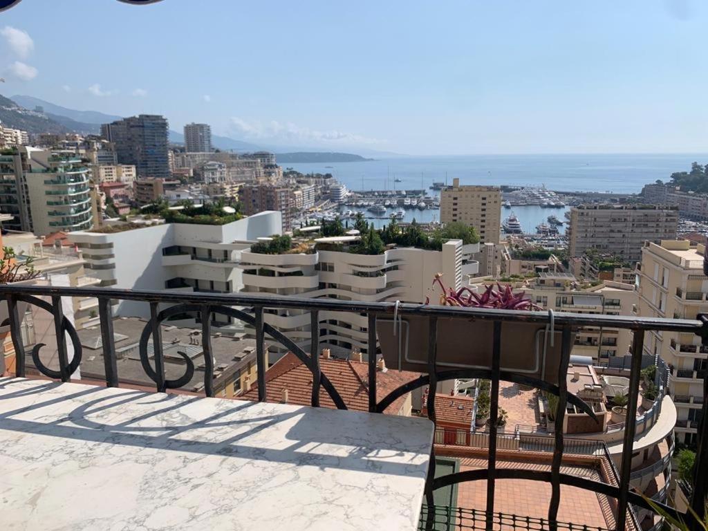 Plein Coeur De Monaco, A 300 Metres A Pied Du Port De Monaco, 4 Pieces Dans Des Escaliers Vue Mer Exceptionnelle Εξωτερικό φωτογραφία