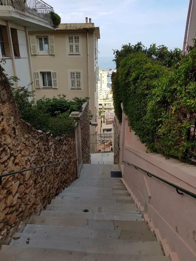 Plein Coeur De Monaco, A 300 Metres A Pied Du Port De Monaco, 4 Pieces Dans Des Escaliers Vue Mer Exceptionnelle Εξωτερικό φωτογραφία